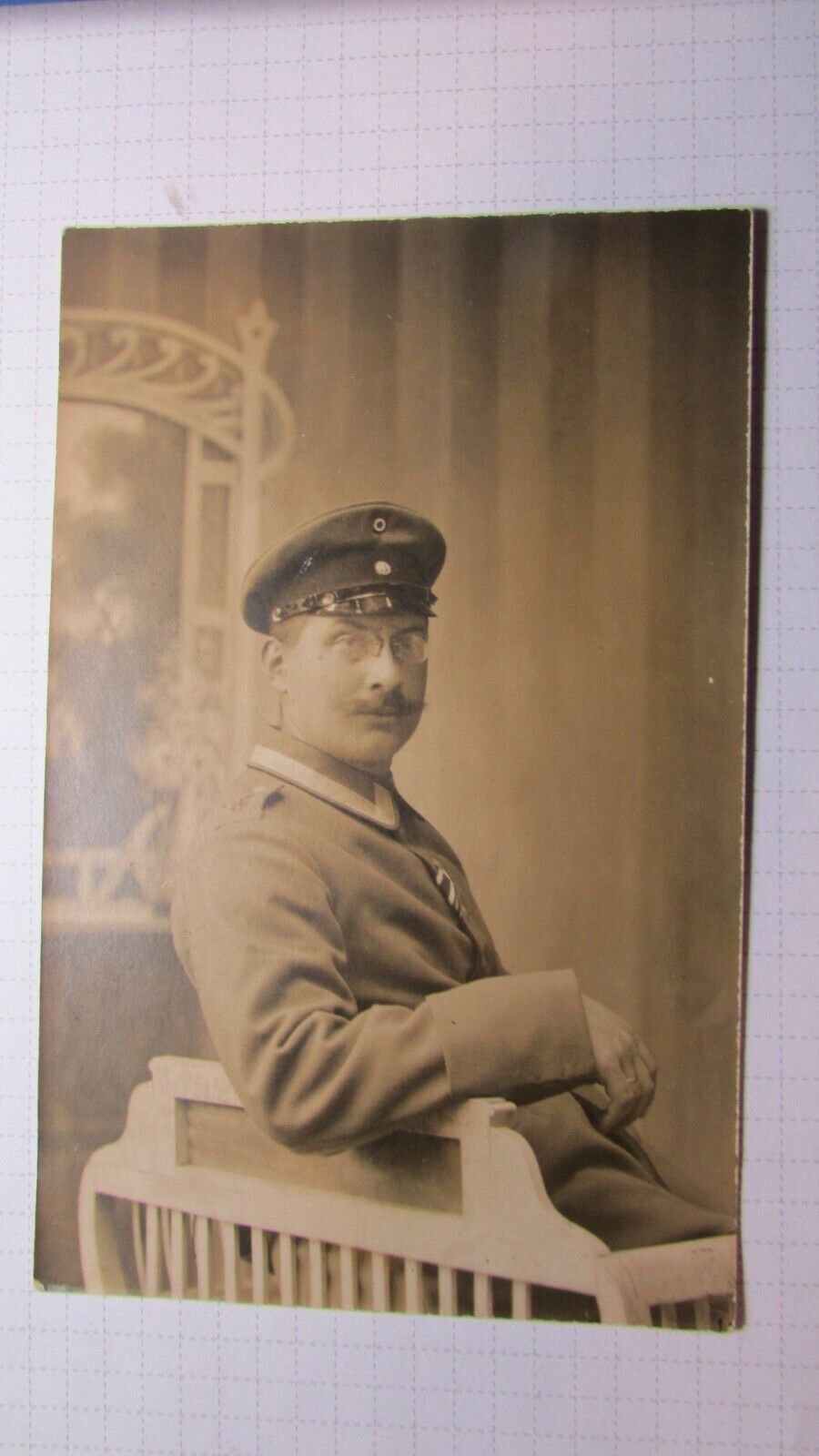 WW1 era postcard german soldier posing E7